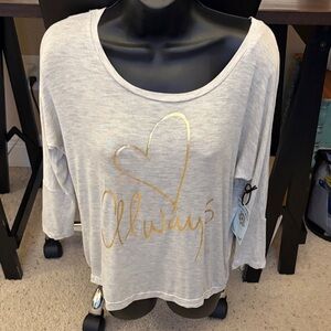 Chic 3/4 Sleeve Top with Gold Heart Graphic